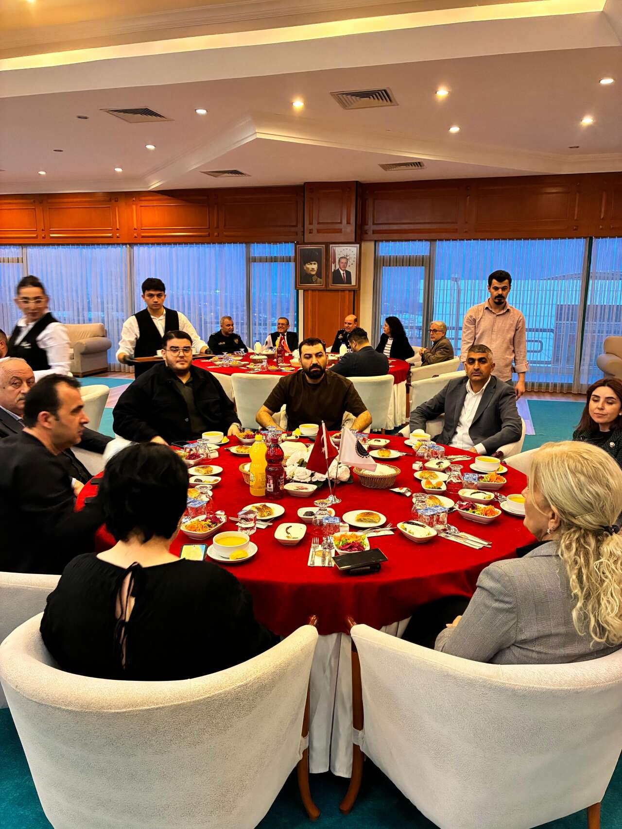 EMŞAV’dan Görkemli İftar Yemeği 25